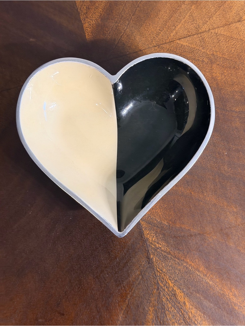 Modern Heart Shaped Trinket Dish Black and Cream Jewelry Tray 5"